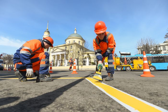 Нанесение дорожной разметки в Москве
