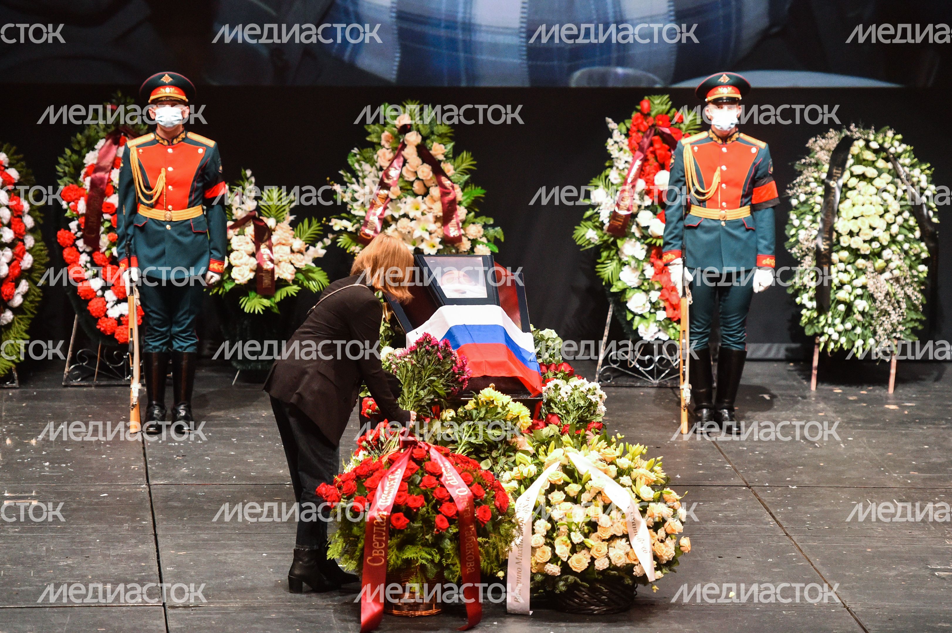 Церемония прощания с артистом Валерием Хлевинским в Московском художественном театре имени Чехова