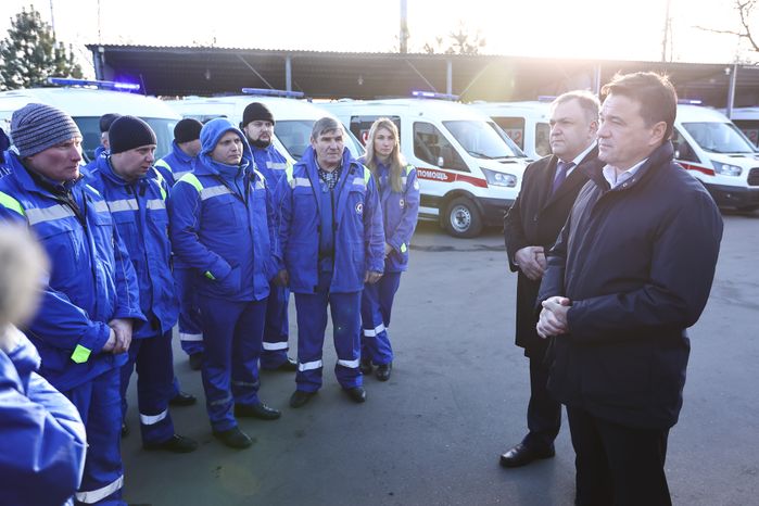Передача Губернатором Подмосковья ключей от новых автомобилей скорой медицинской помощи