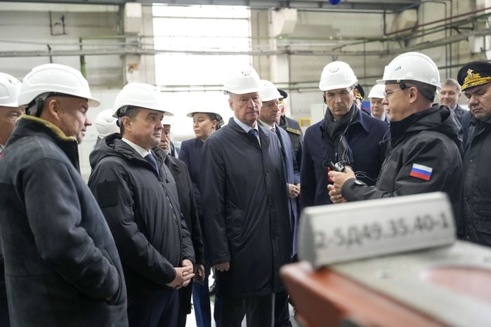 Андрей Воробьев, Николай Патрушев и Игорь Щёголев посетили Коломенский завод