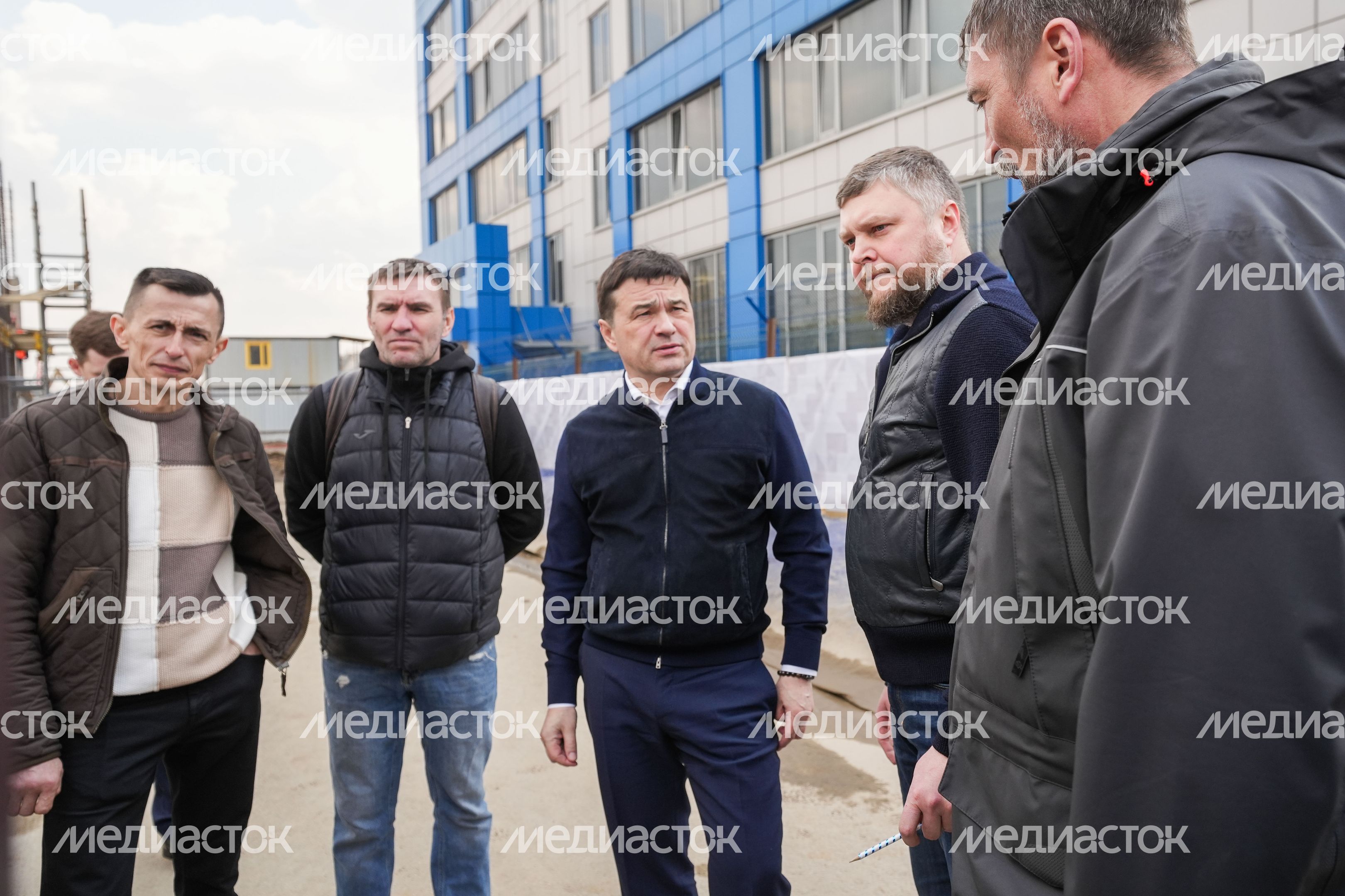 Проверка строительства пешеходного перехода в Люберцах Губернатором Подмосковья