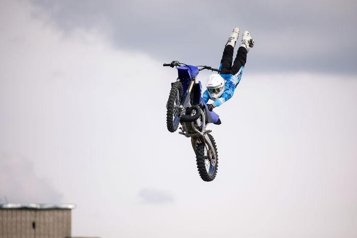 Шоу команды мотофристайла FMX13 в Лобне