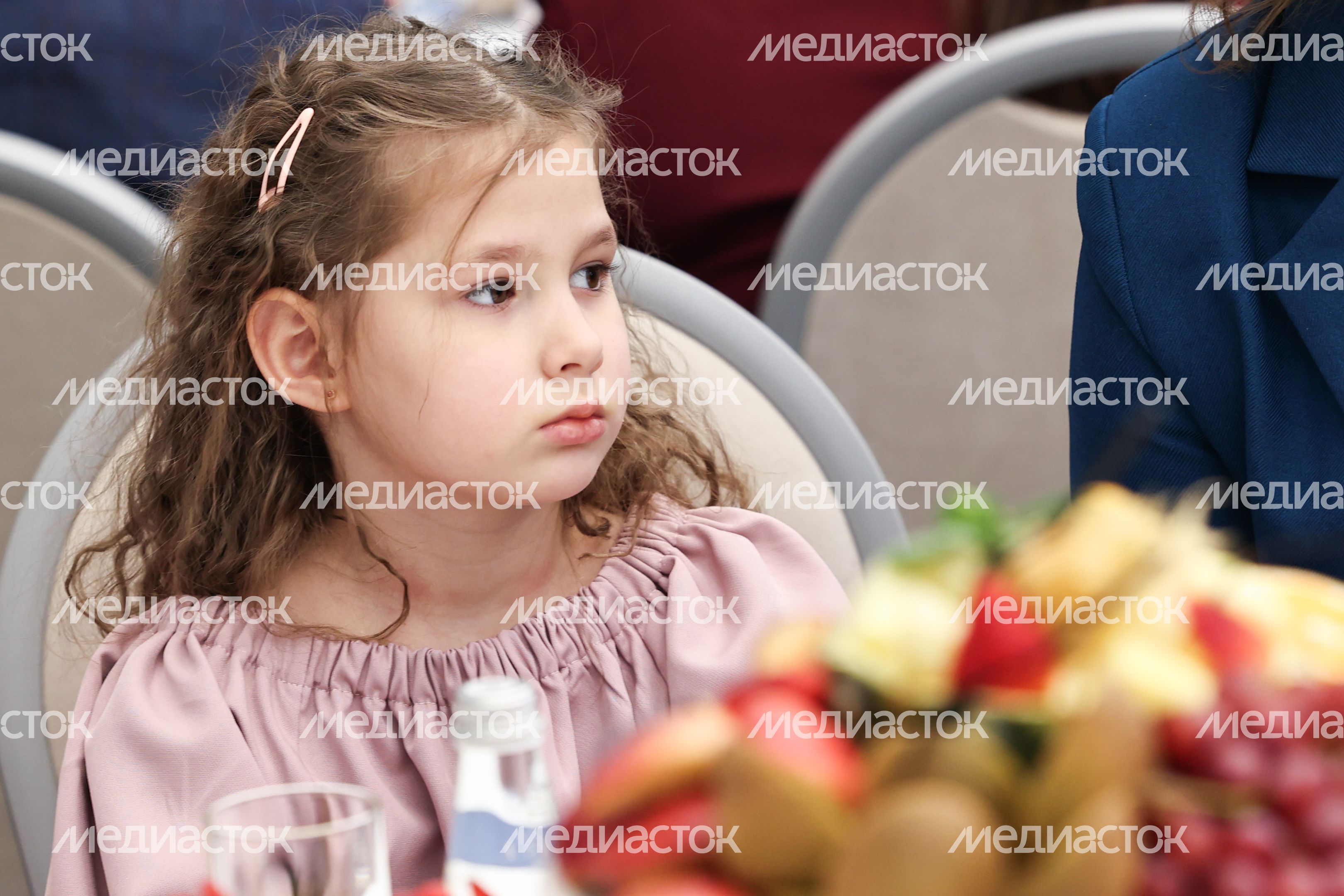 Женщин Подмосковья поздравили с Днем матери Женщин Подмосковья поздравили с Днем матери