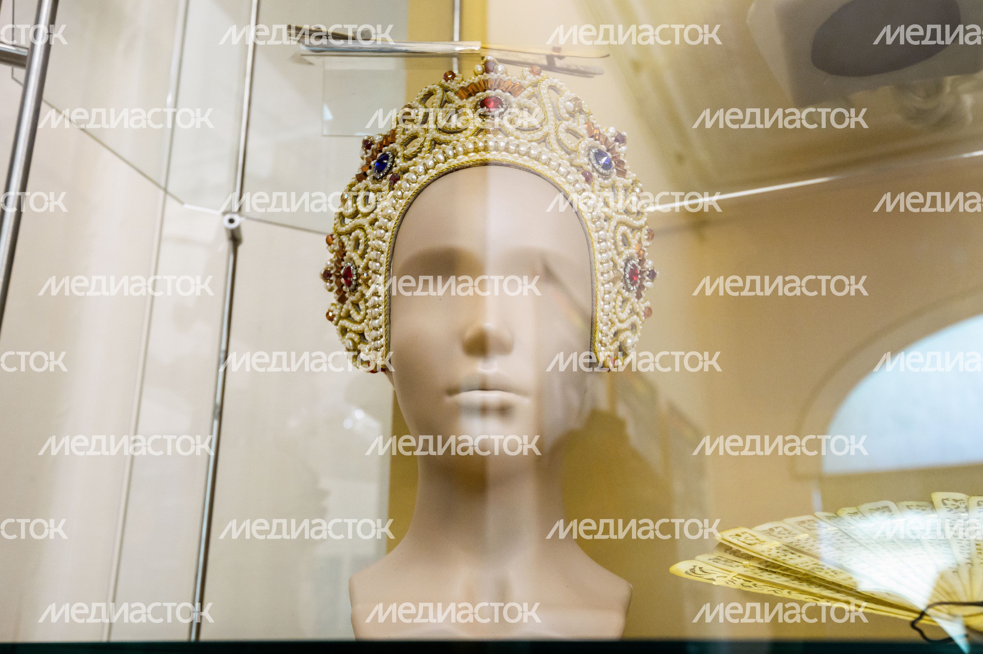 Выставка «Эволюция моды. Женский костюм в Среднем Поочье с каменного века до наших дней» в Кашире
