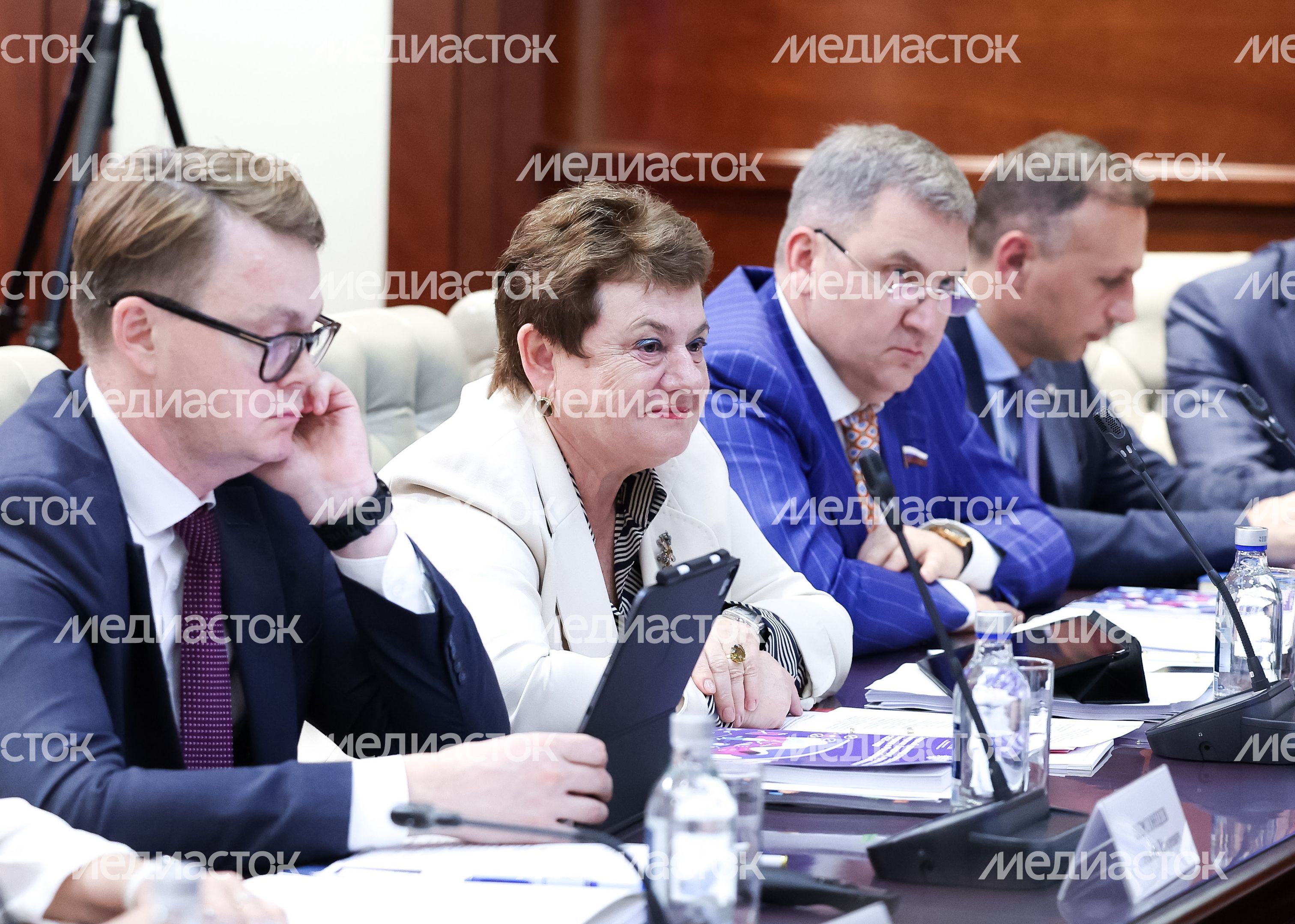 В региональном Доме Правительства прошло заседание Комитета Госдумы РФ по контролю В региональном Доме Правительства прошло заседание Комитета Госдумы РФ по контролю