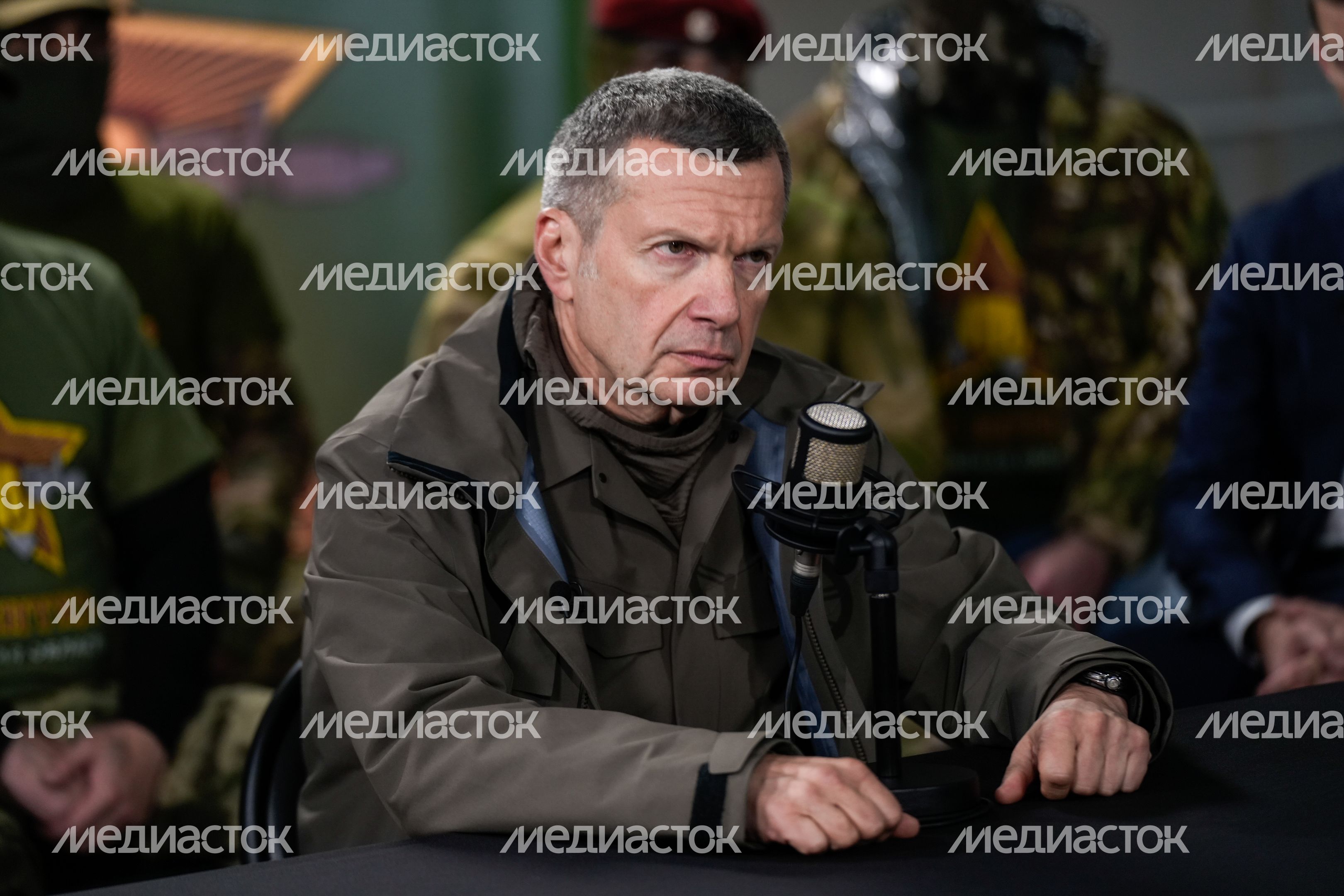 Андрей Воробьев и Владимир Соловьев посетили центр спецподготовки "Витязь" в Балашихе Андрей Воробьев и Владимир Соловьев посетили центр спецподготовки "Витязь" в Балашихе