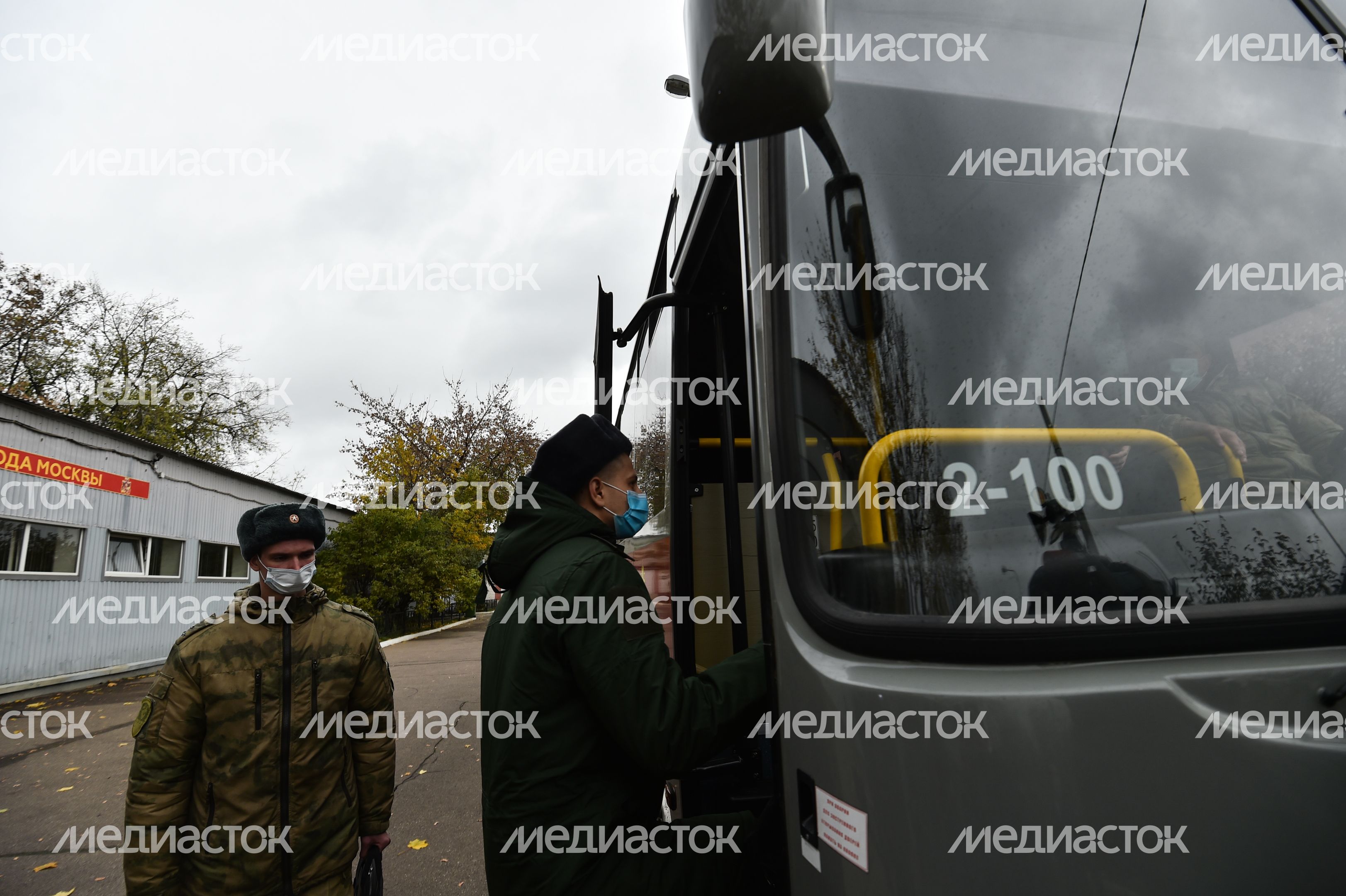 Отправка призывников к местам прохождения военной службы с городского сборного пункта Военного комиссариата города Москвы Отправка призывников к местам прохождения военной службы с городского сборного пункта Военного комиссариата города Москвы