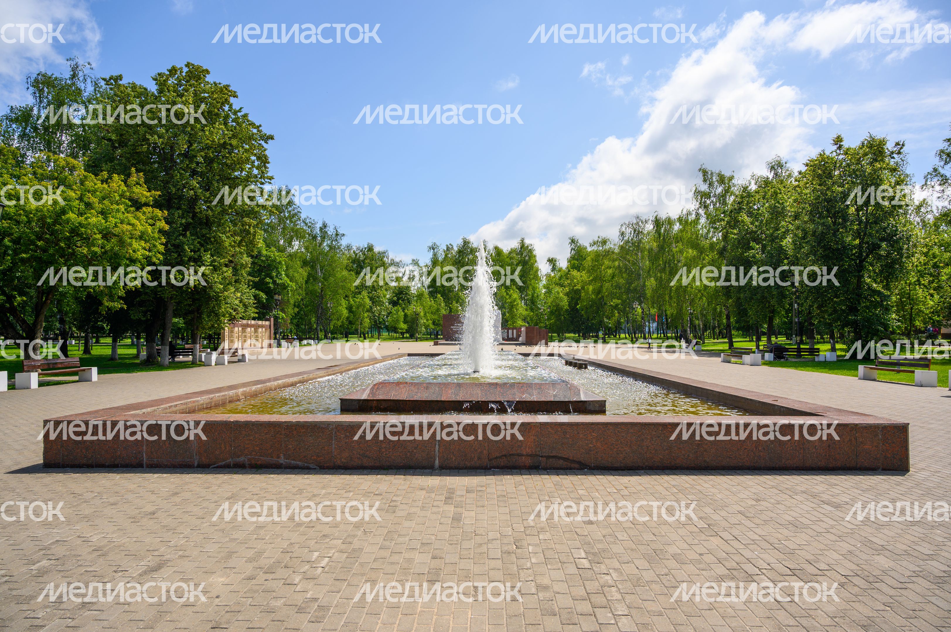 Фонтан в сквере Боевой Славы в Старой Купавне Богородского округа Фонтан в сквере Боевой Славы в Старой Купавне Богородского округа