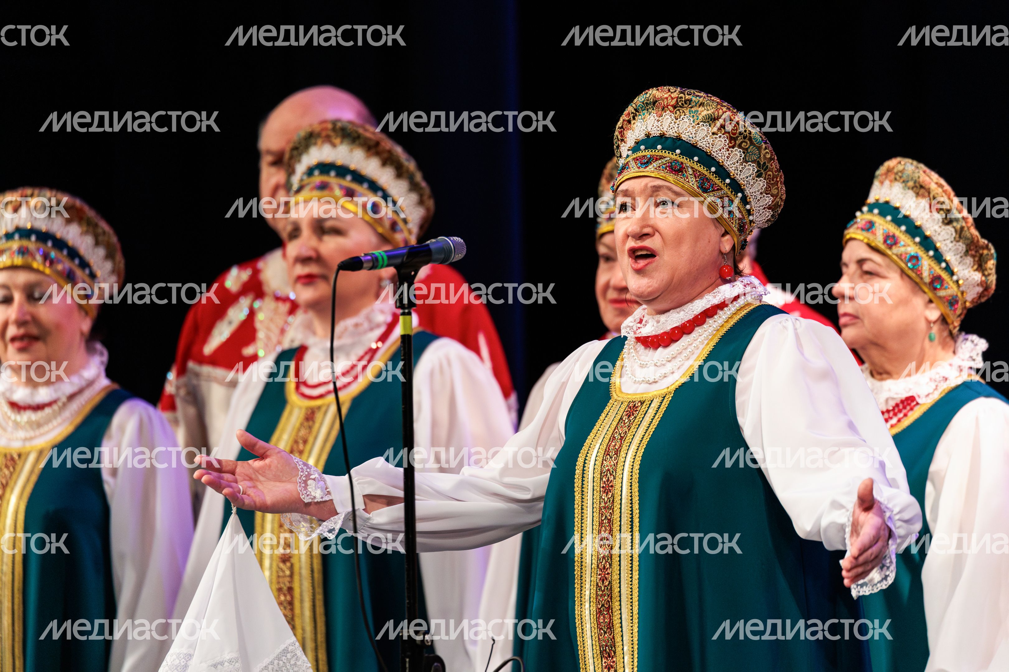 Фестиваль народного творчества «Истоки» в ДК «Подмосковье» Красногорска Фестиваль народного творчества «Истоки» в ДК «Подмосковье» Красногорска