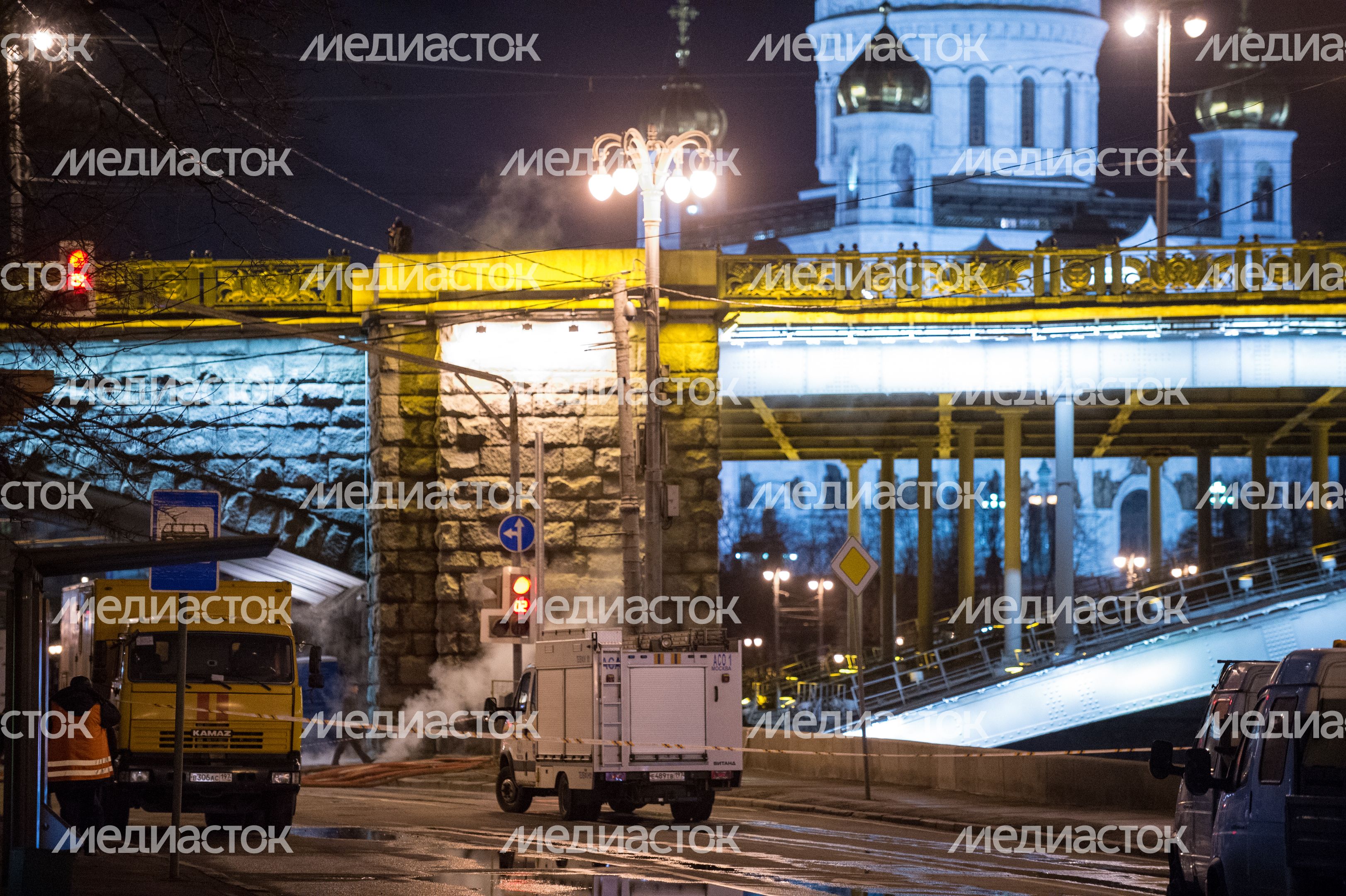 Прорыв трубы в центре Москвы Прорыв трубы в центре Москвы