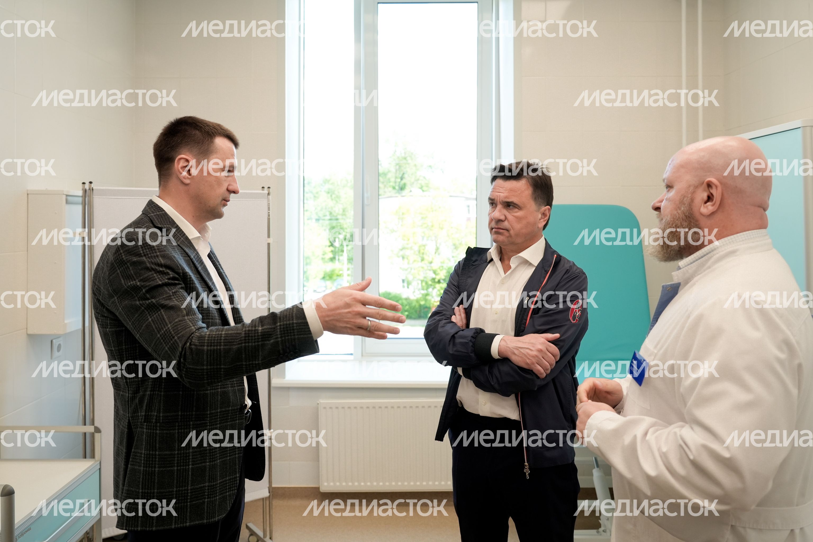 Андрей Воробьев проверил готовность детской поликлиники в Чехове к открытию Андрей Воробьев проверил готовность детской поликлиники в Чехове к открытию
