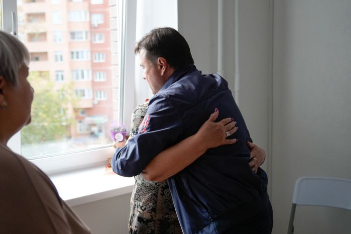 Андрей Воробьев поздравил с новосельем жителей нового МКД в Лыткарино