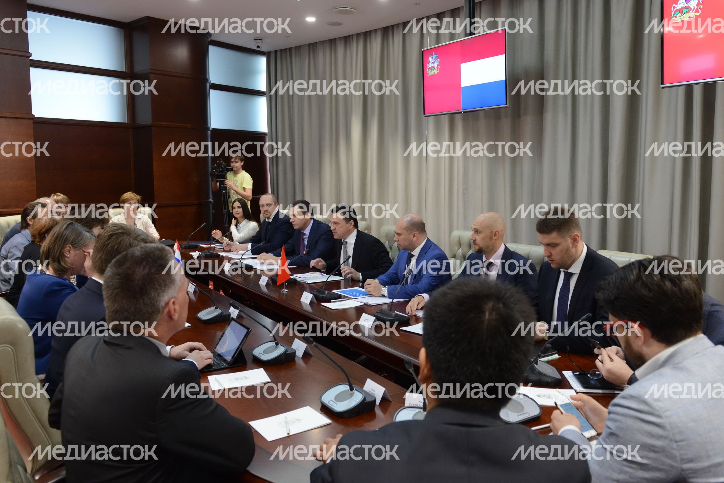 Губернатор Подмосковья провел встречу с послом Нидерландов в РФ