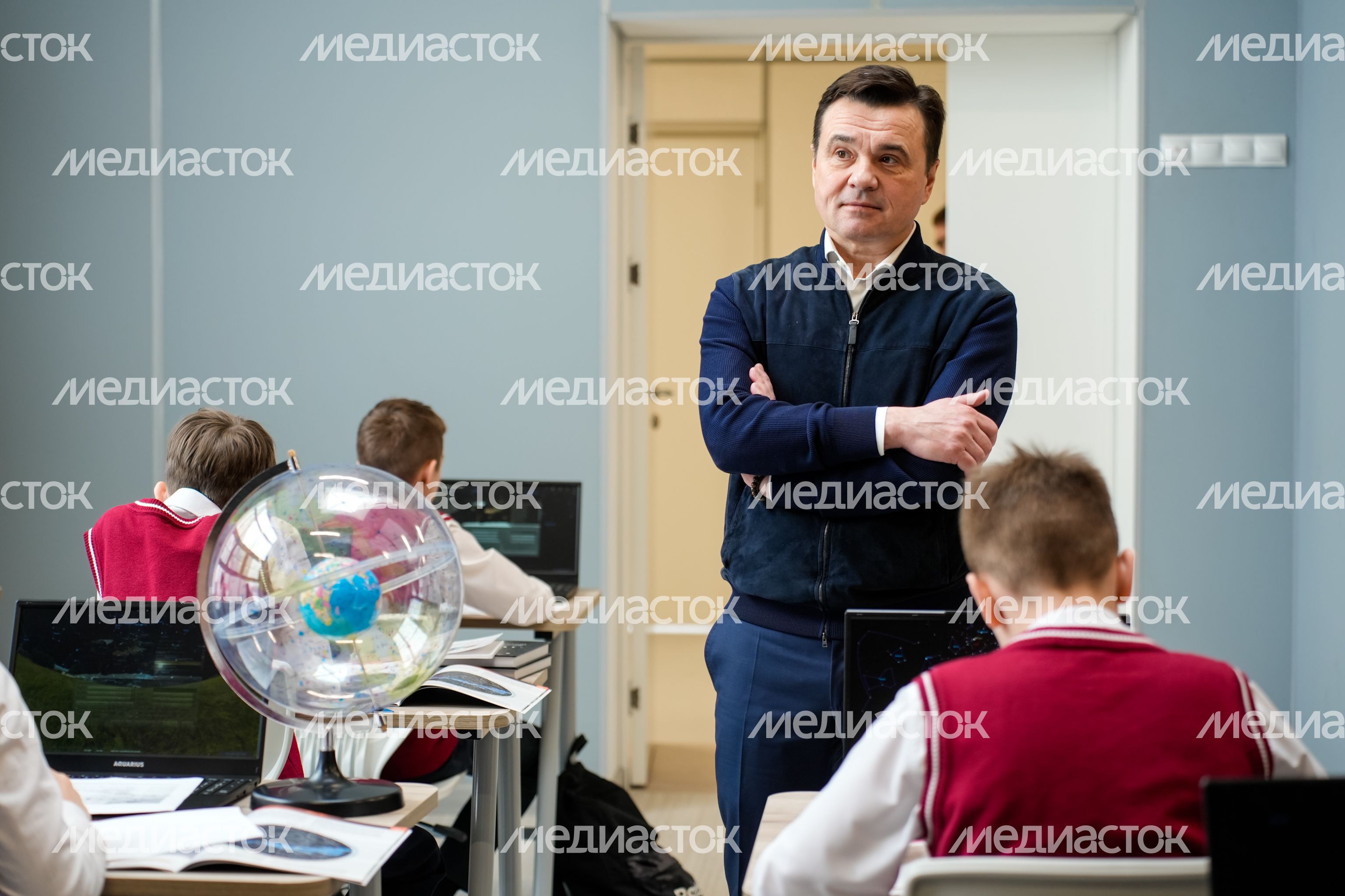 Андрей Воробьёв посетил новое здание физико-математического лицея в Сергиевом Посаде Андрей Воробьёв посетил новое здание физико-математического лицея в Сергиевом Посаде