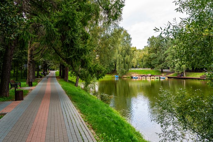 Парк культуры и отдыха «Ивановские пруды» в Красногорске летом