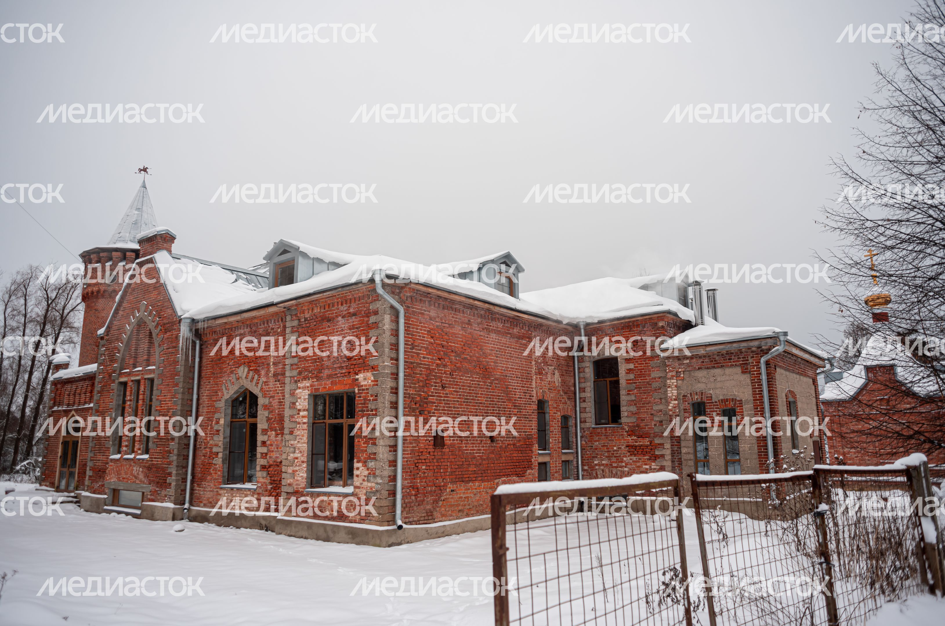 Зимние виды Трехселищенского вокзала