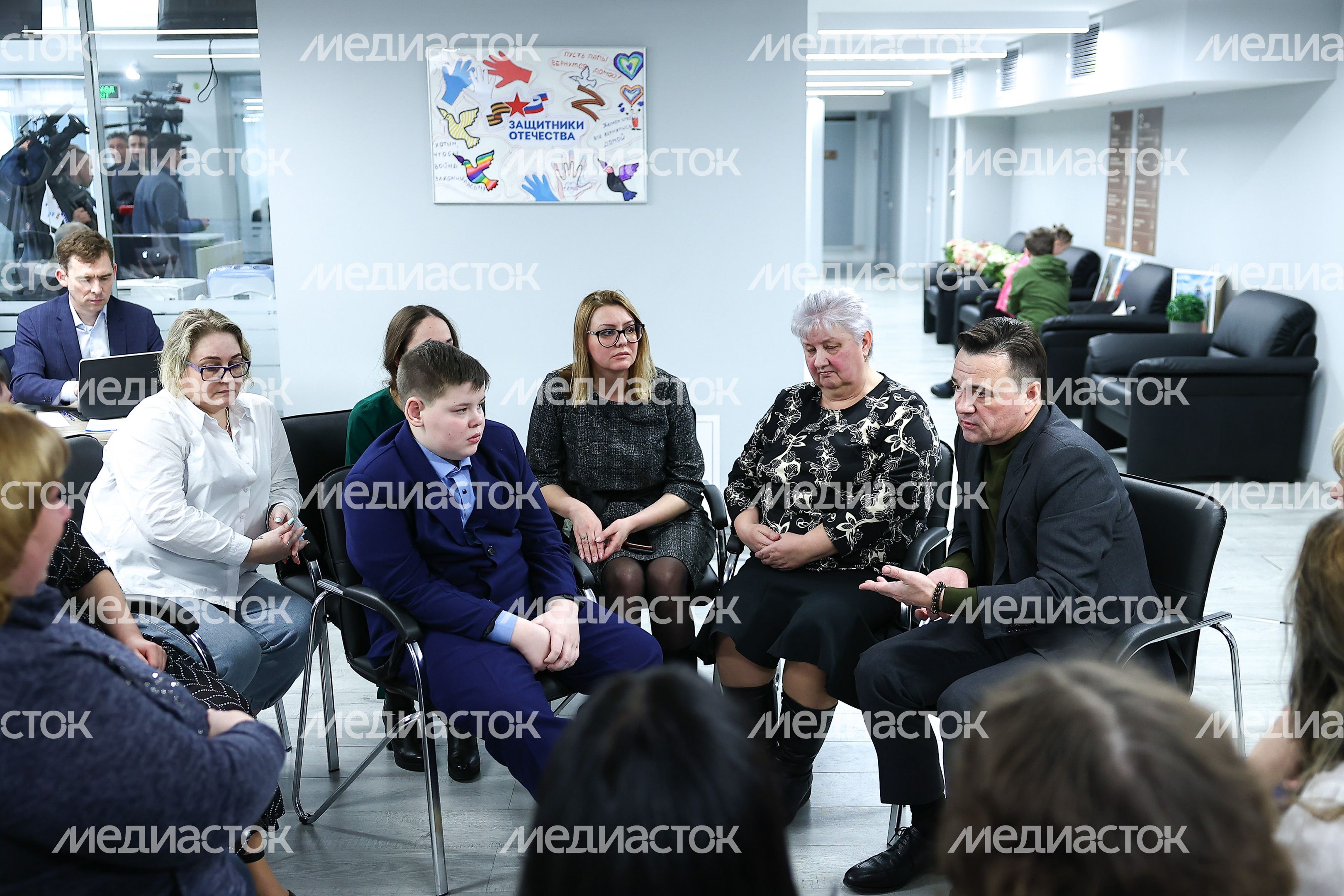 Губернатор провел телемост с военнослужащими полка Московской области