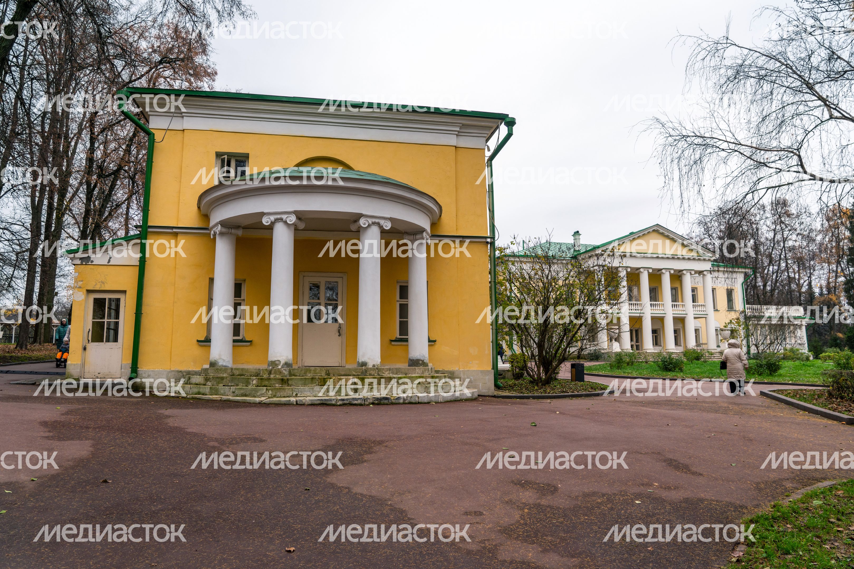 Осень в усадьбе музея-заповедника «Горки Ленинские» Осень в усадьбе музея-заповедника «Горки Ленинские»