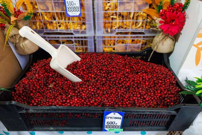 Продукция местных фермеров на ярмарке подмосковных брендов «100% Подмосковье. Встречаем осень» в Красногорске