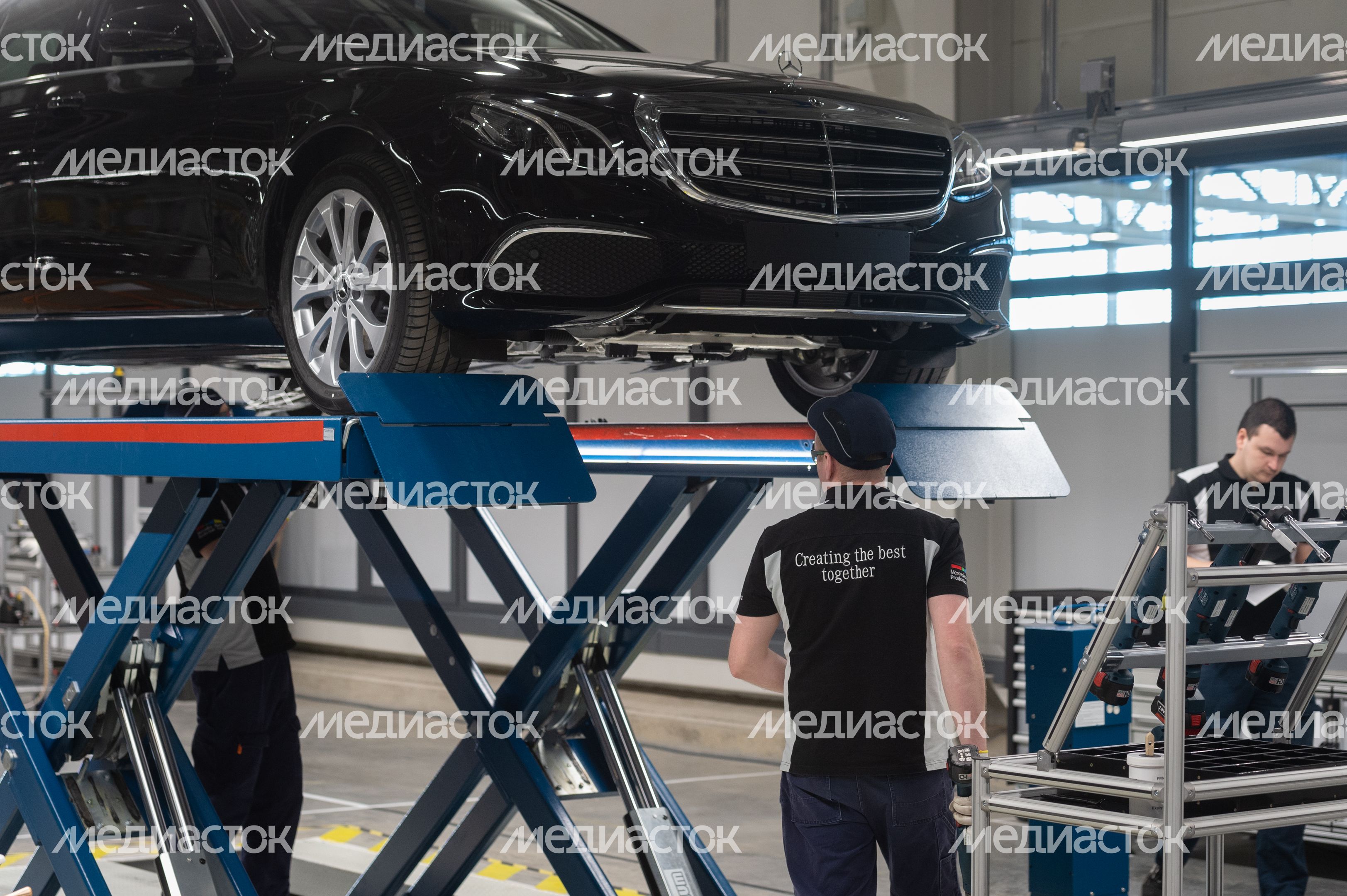 Открытие автомобильного завода Mercedes‑Benz в Подмосковье
