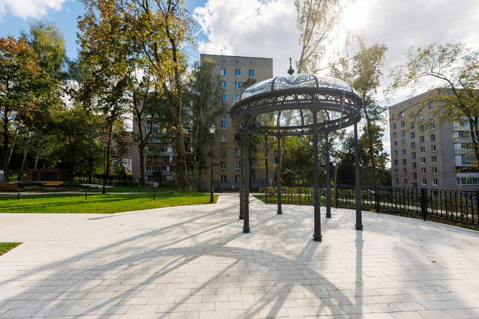 Ротонда в новом сквере на территории усадьбы Лыткарино