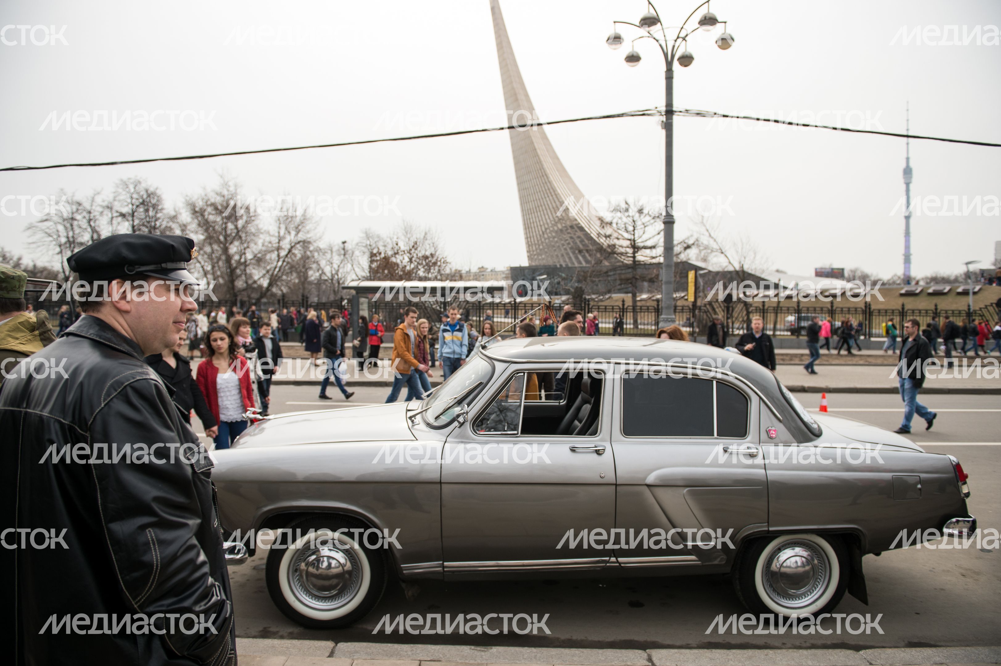 Автопробег в честь 55-летия полета Гагарина в Москве Автопробег в честь 55-летия полета Гагарина в Москве