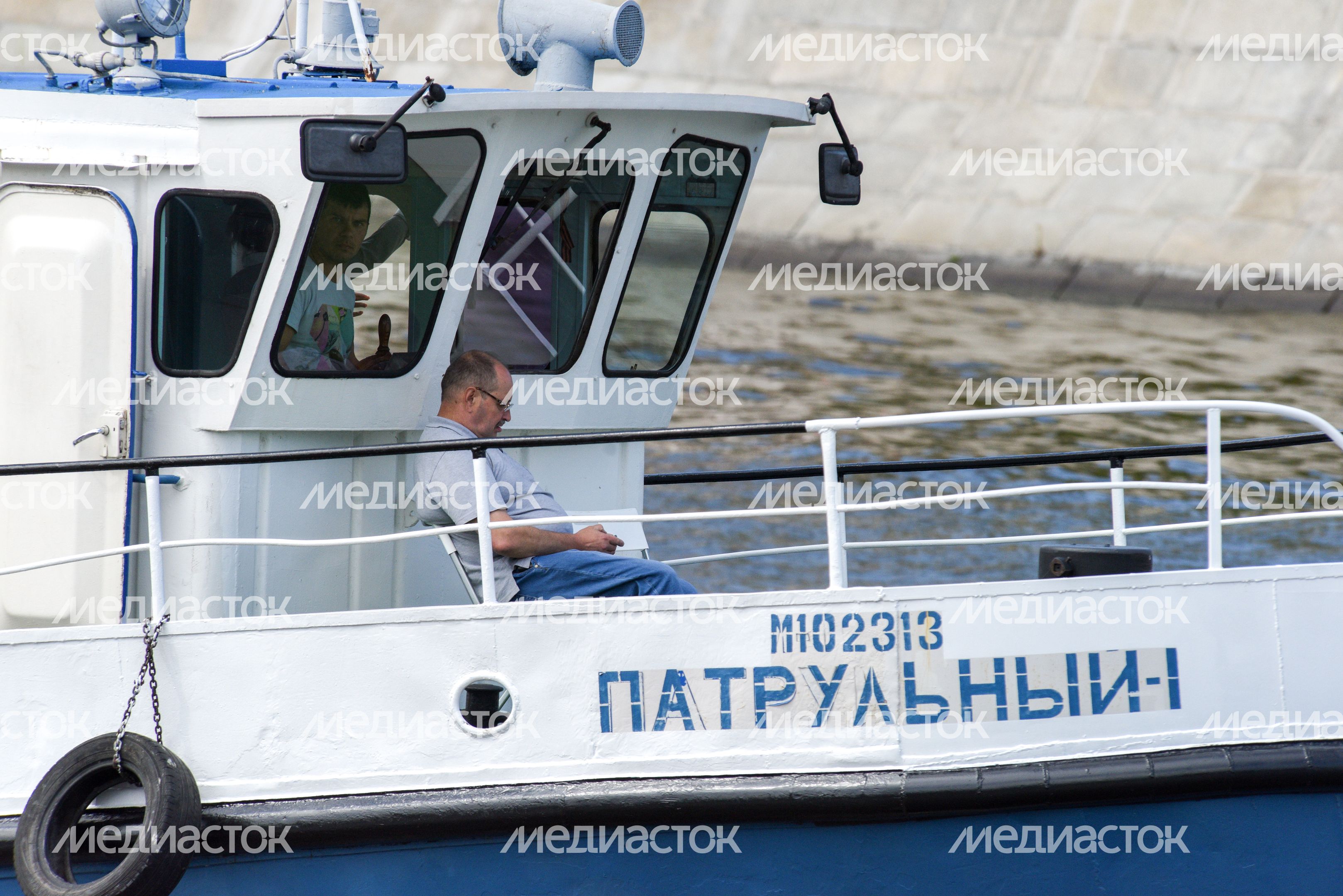 Речной парад в честь старта пассажирской навигации по Москве-реке