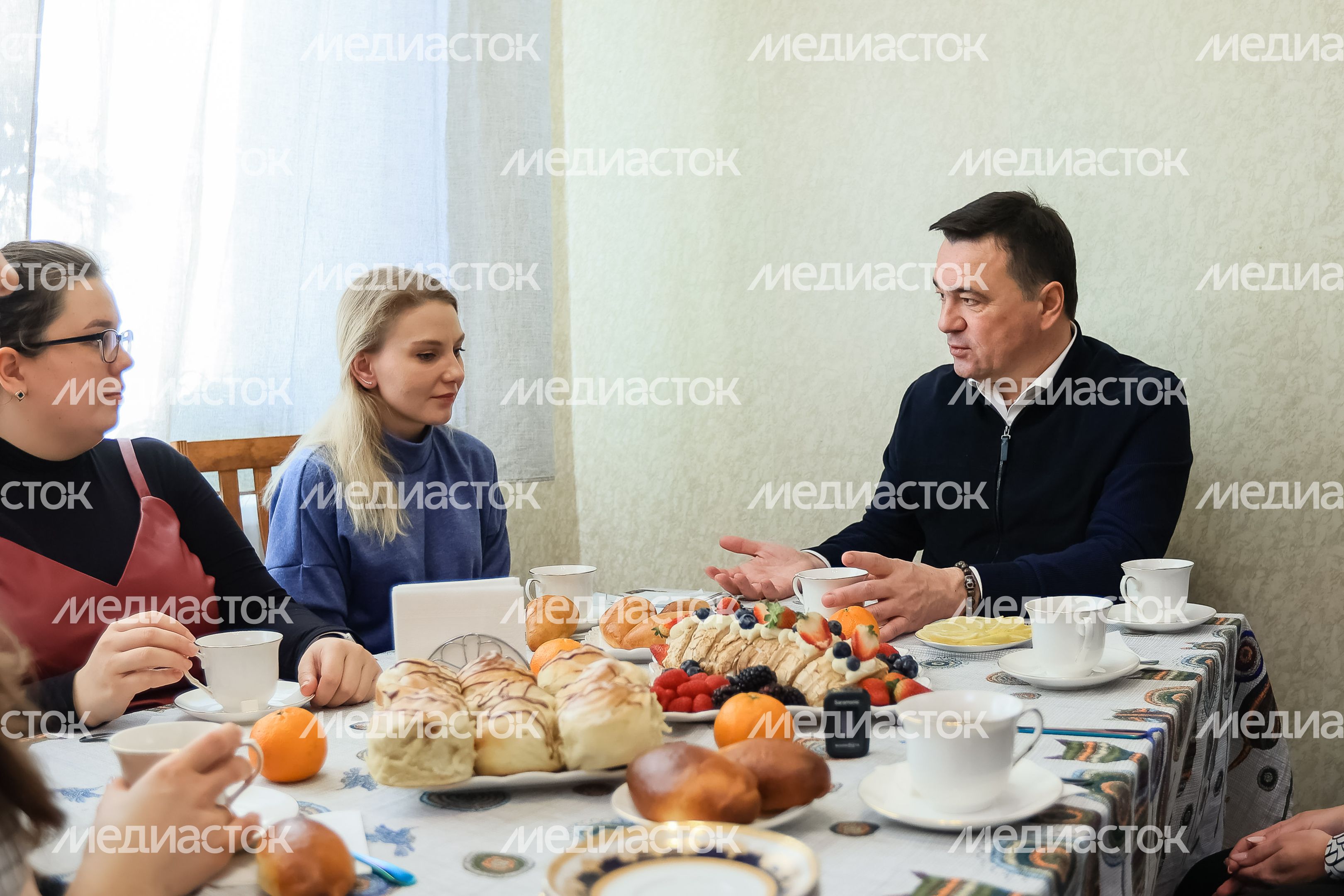 Встреча губернатора с супругами офицеров, участвующих в СВО