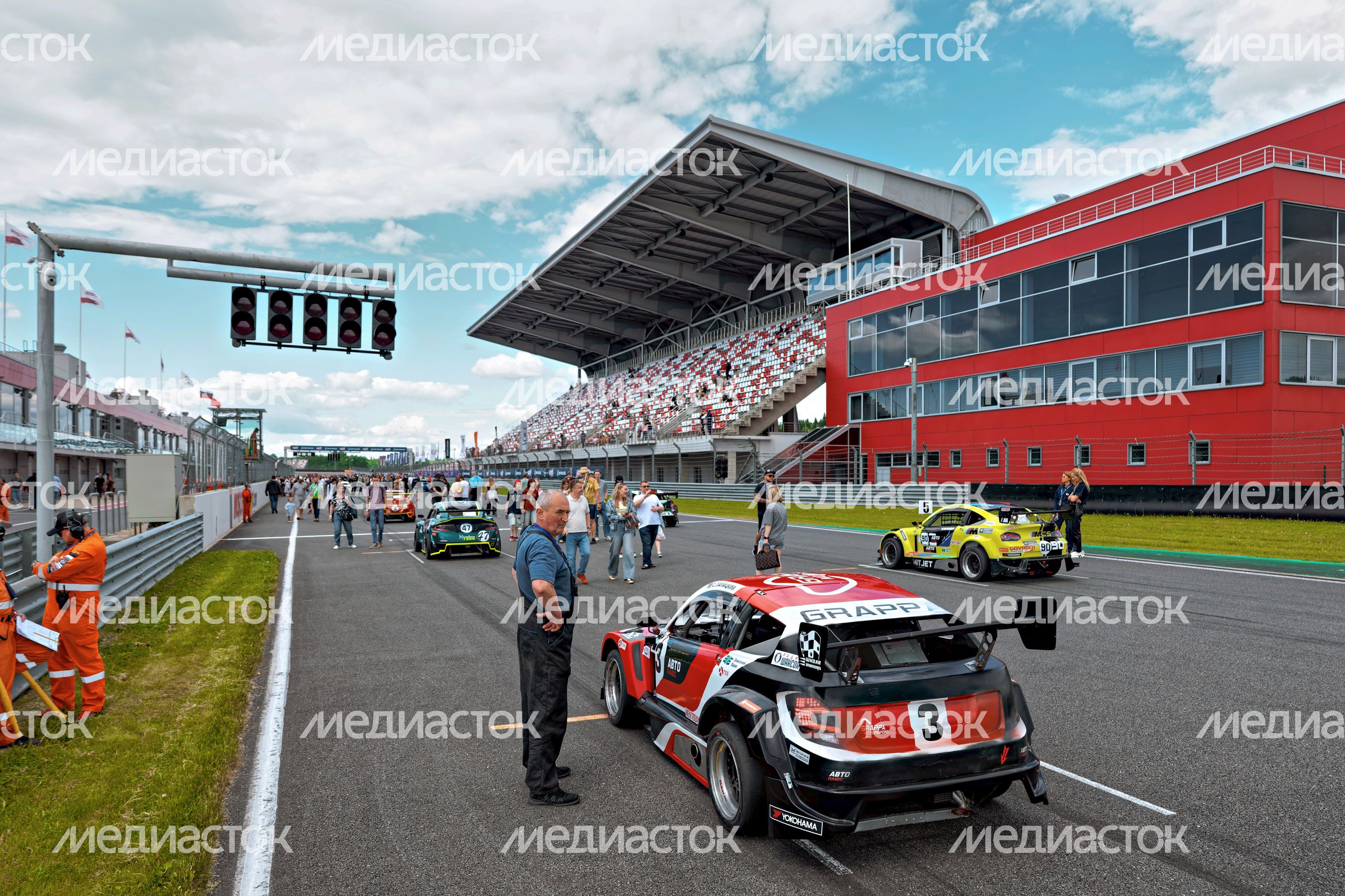 Российская серия кольцевых гонок сезона 2026 года на трассе Moscow Raceway в Волоколамском округе