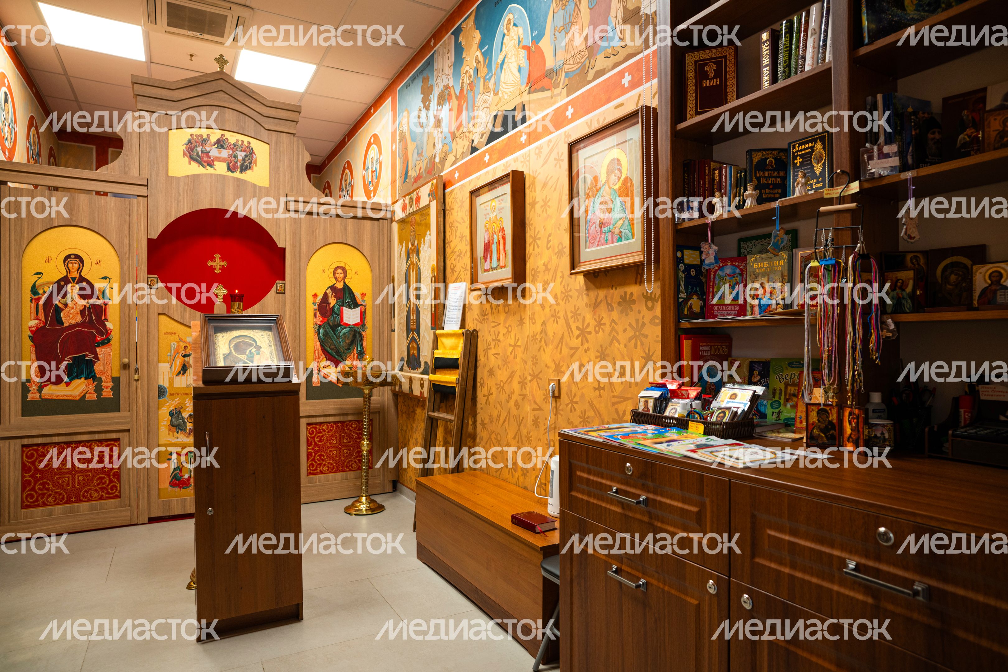 Больничный храм святителя Луки в ДКЦ им. Рошаля в Красногорске Больничный храм святителя Луки в ДКЦ им. Рошаля в Красногорске