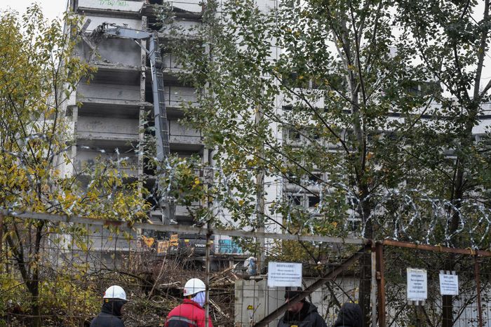 Начало работ по демонтажу Ховринской заброшенной больницы
