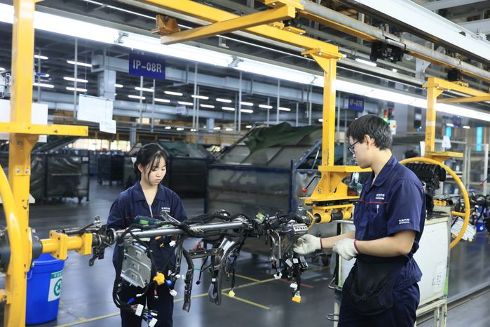 Посещение автозавода Changan Automobile Group в Китае Губернатором Подмосковья
