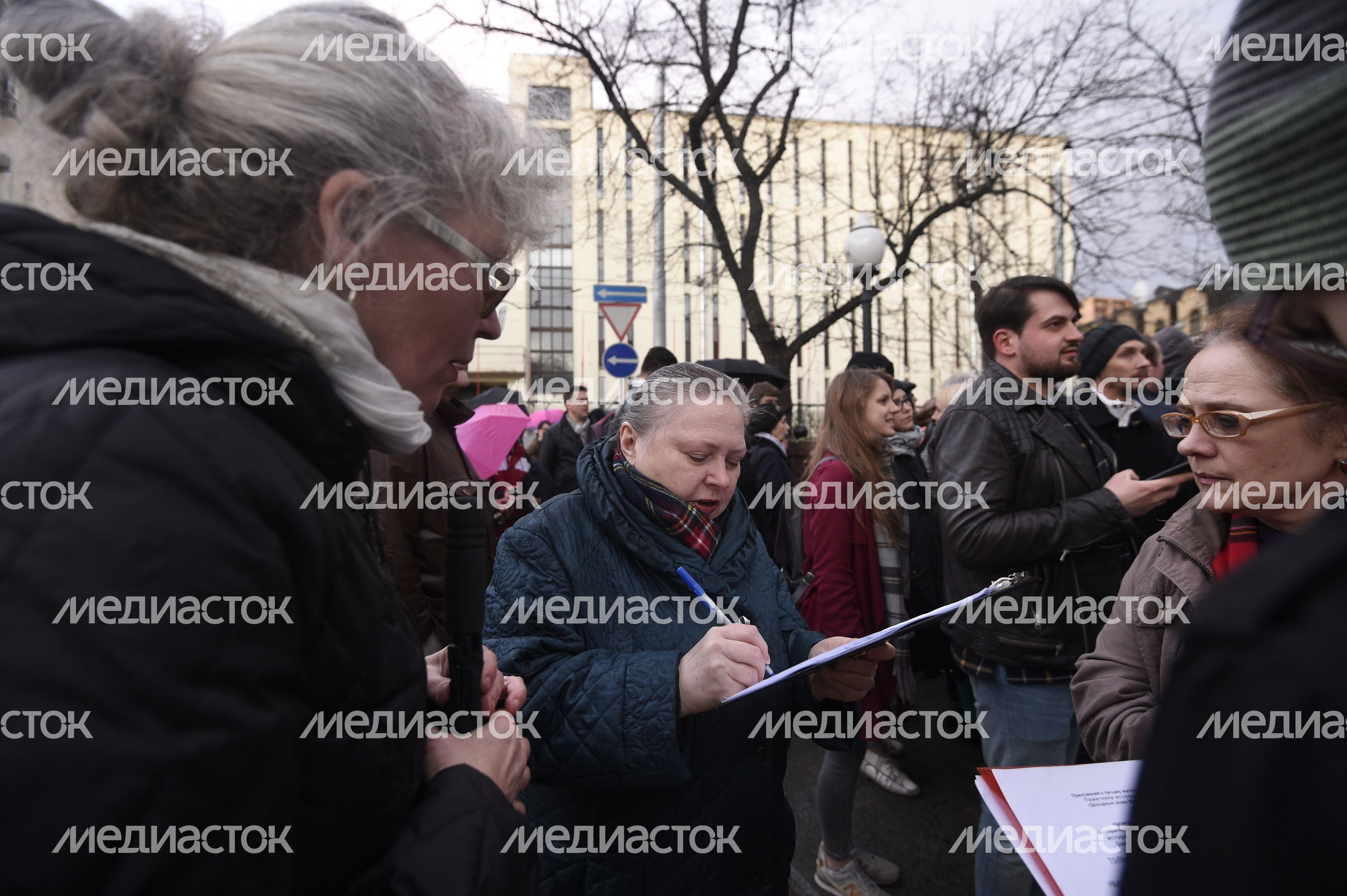 Народный сход в защиту Таганской АТС в Москве