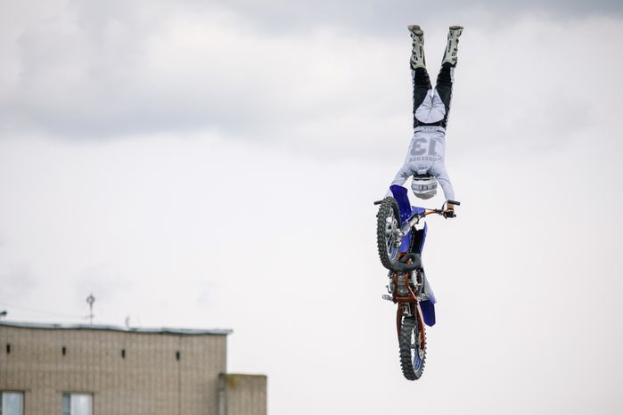 Шоу команды мотофристайла FMX13 в Лобне