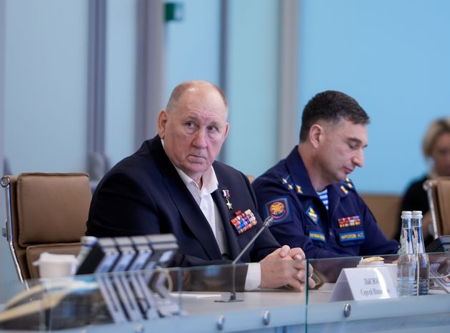 На совещании с губернатором главной темой стала поддержка защитников Родины и их близких