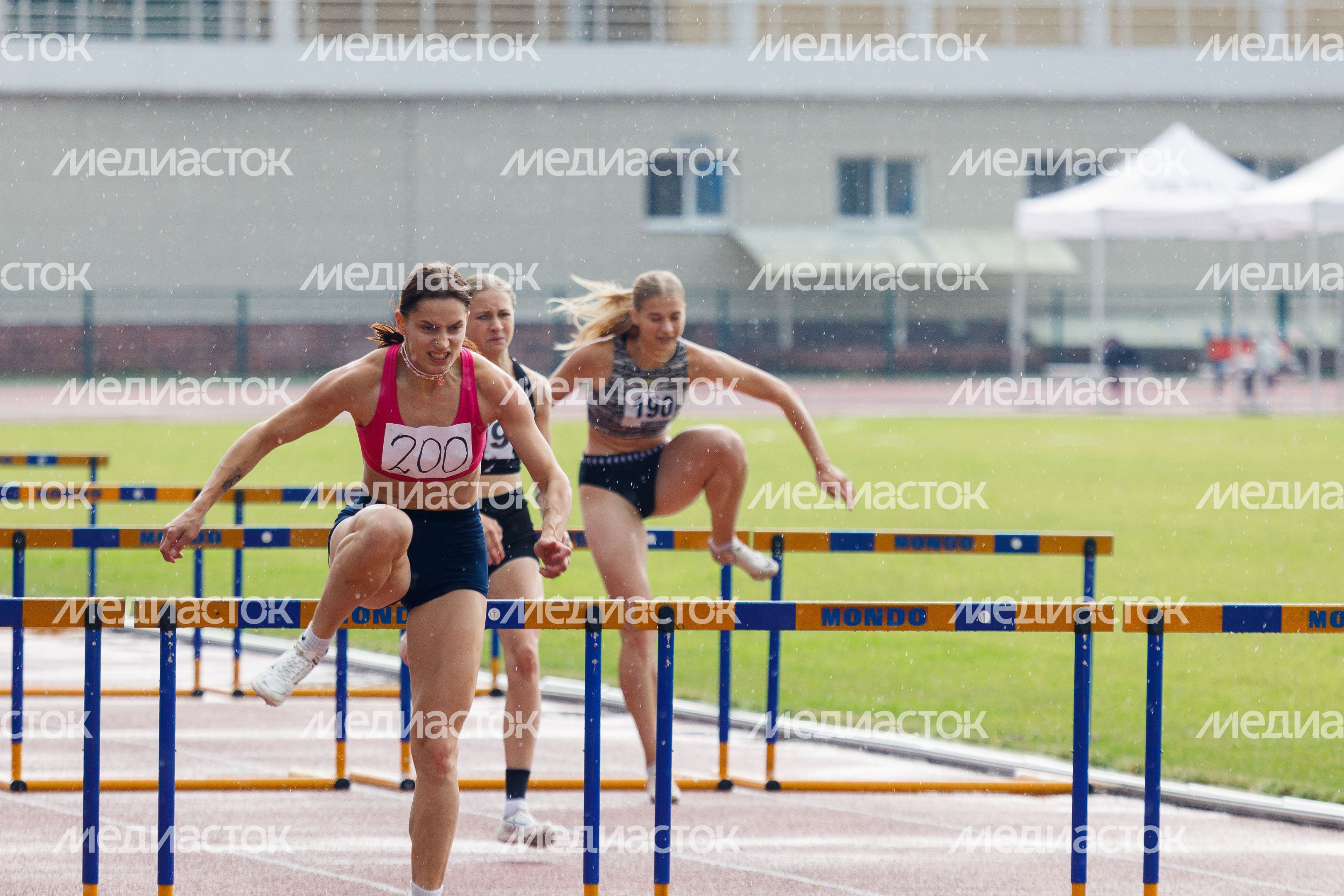 Бег с препятствиями на Чемпионате Московской области по легкой атлетике в Жуковском Бег с препятствиями на Чемпионате Московской области по легкой атлетике в Жуковском