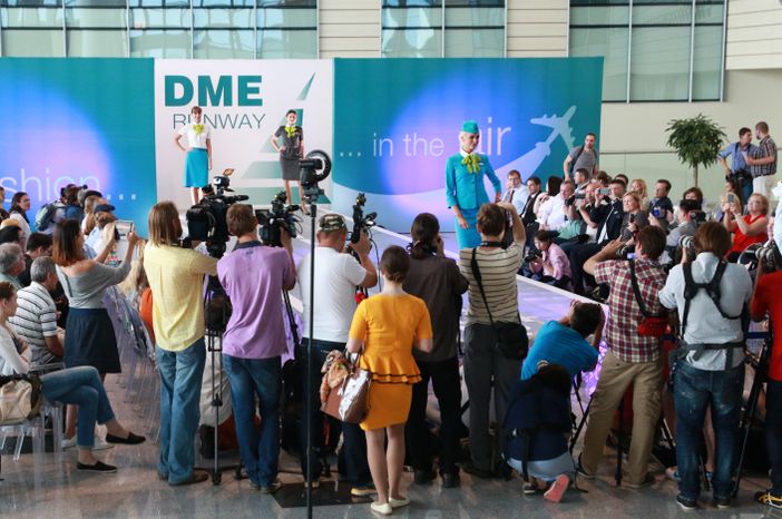 Показ формы бортпроводников DME Runway в Домодедово
