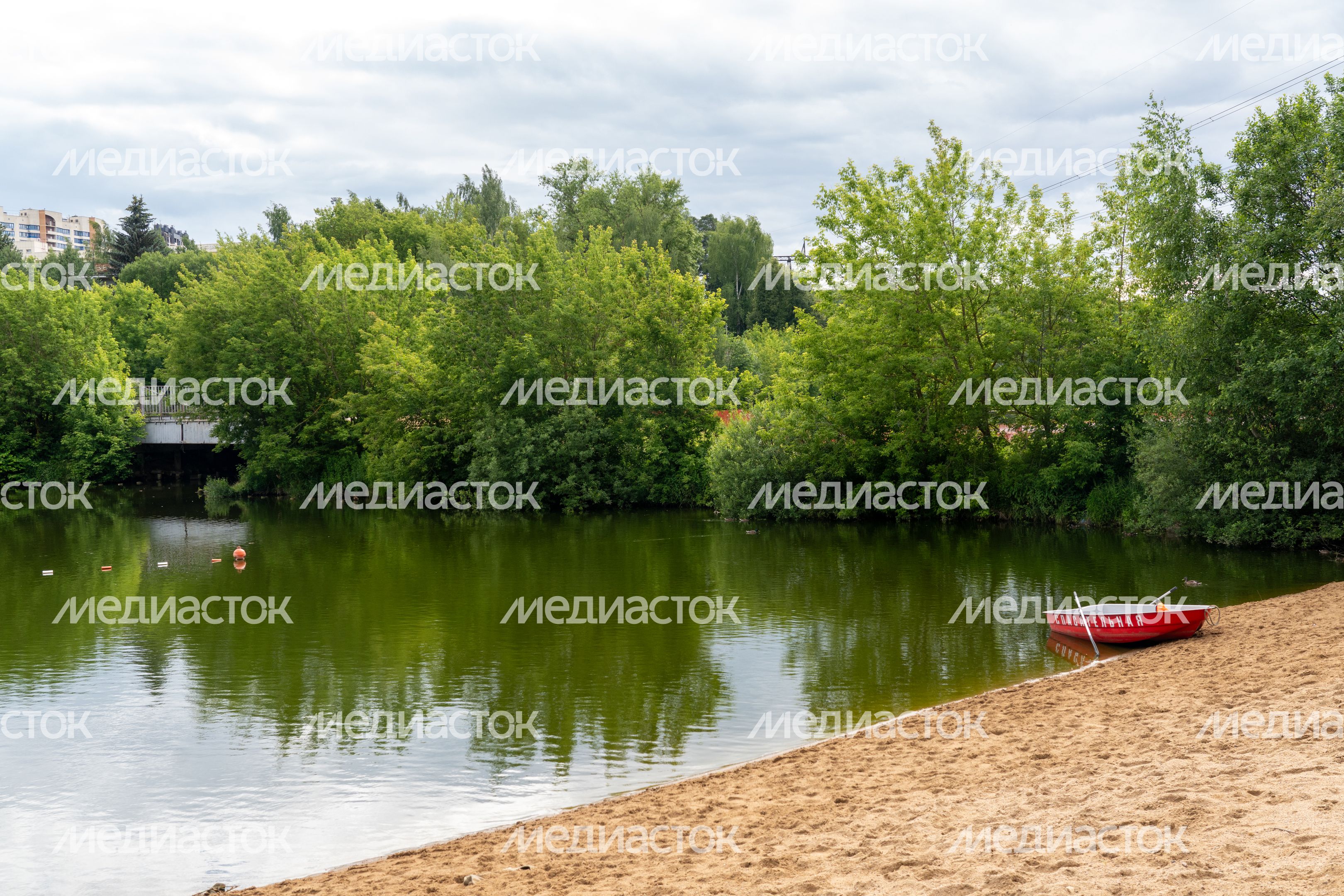 Пляж на реке Банька в Красногорске