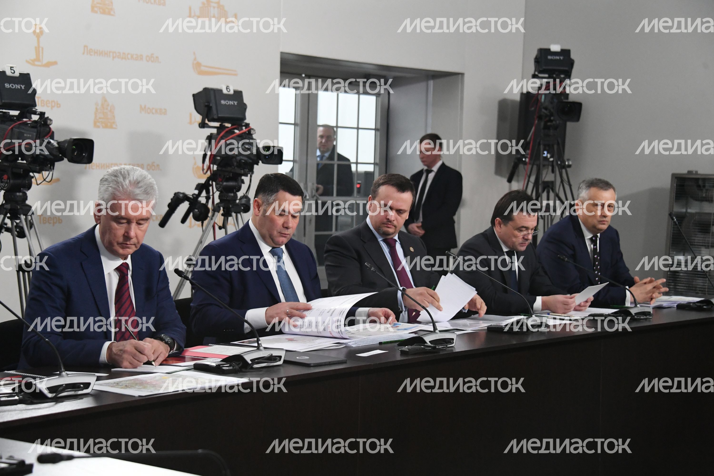 Совещание о влиянии реализации проекта строительства трассы М-11 «Москва - Санкт-Петербург» на социально-экономическое развитие регионов Совещание о влиянии реализации проекта строительства трассы М-11 «Москва - Санкт-Петербург» на социально-экономическое развитие регионов