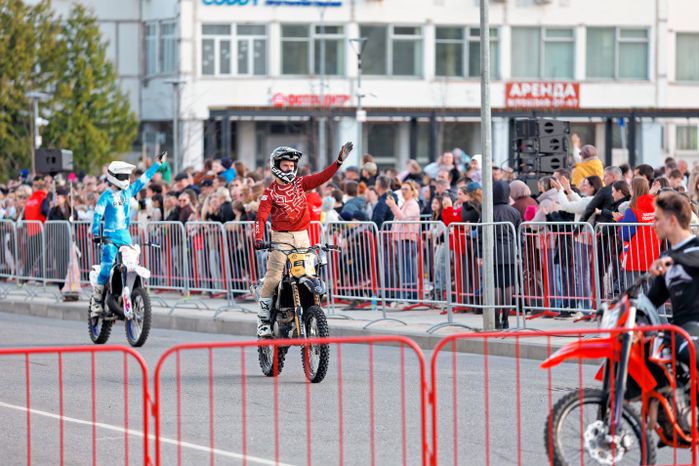 Экстремальное начало мотосезона в Подмосковье: шоу мотофристайла в Рузе