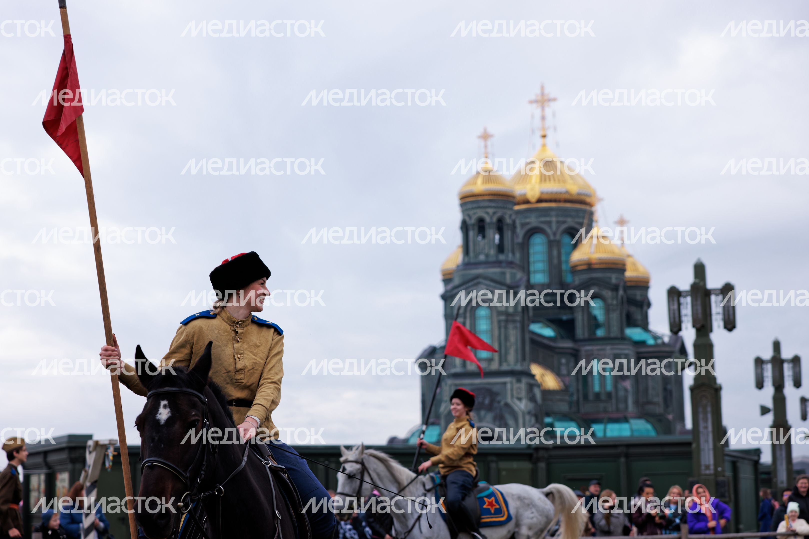 Реконструкцию Битвы за Москву провели в парке «Патриот» ко Дню Сухопутных войск России Реконструкцию Битвы за Москву провели в парке «Патриот» ко Дню Сухопутных войск России