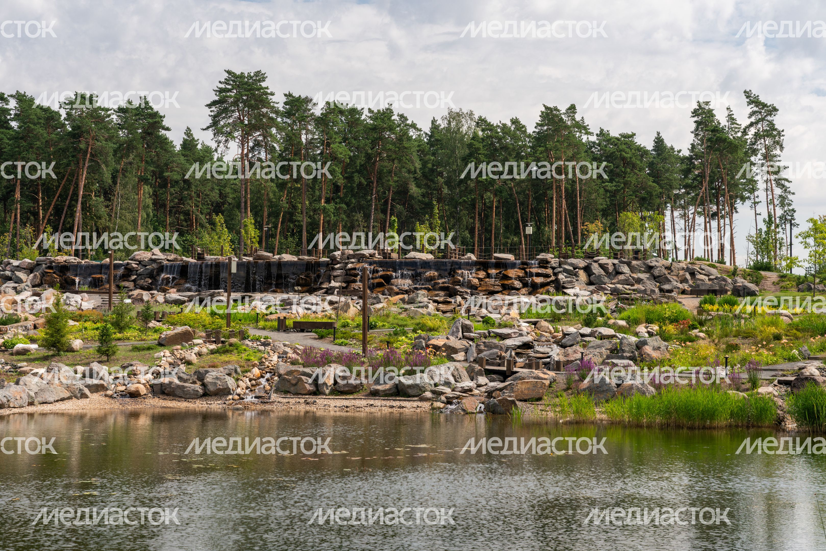 Водопад в парке Малевича 2024 в Одинцовском округе Водопад в парке Малевича 2024 в Одинцовском округе