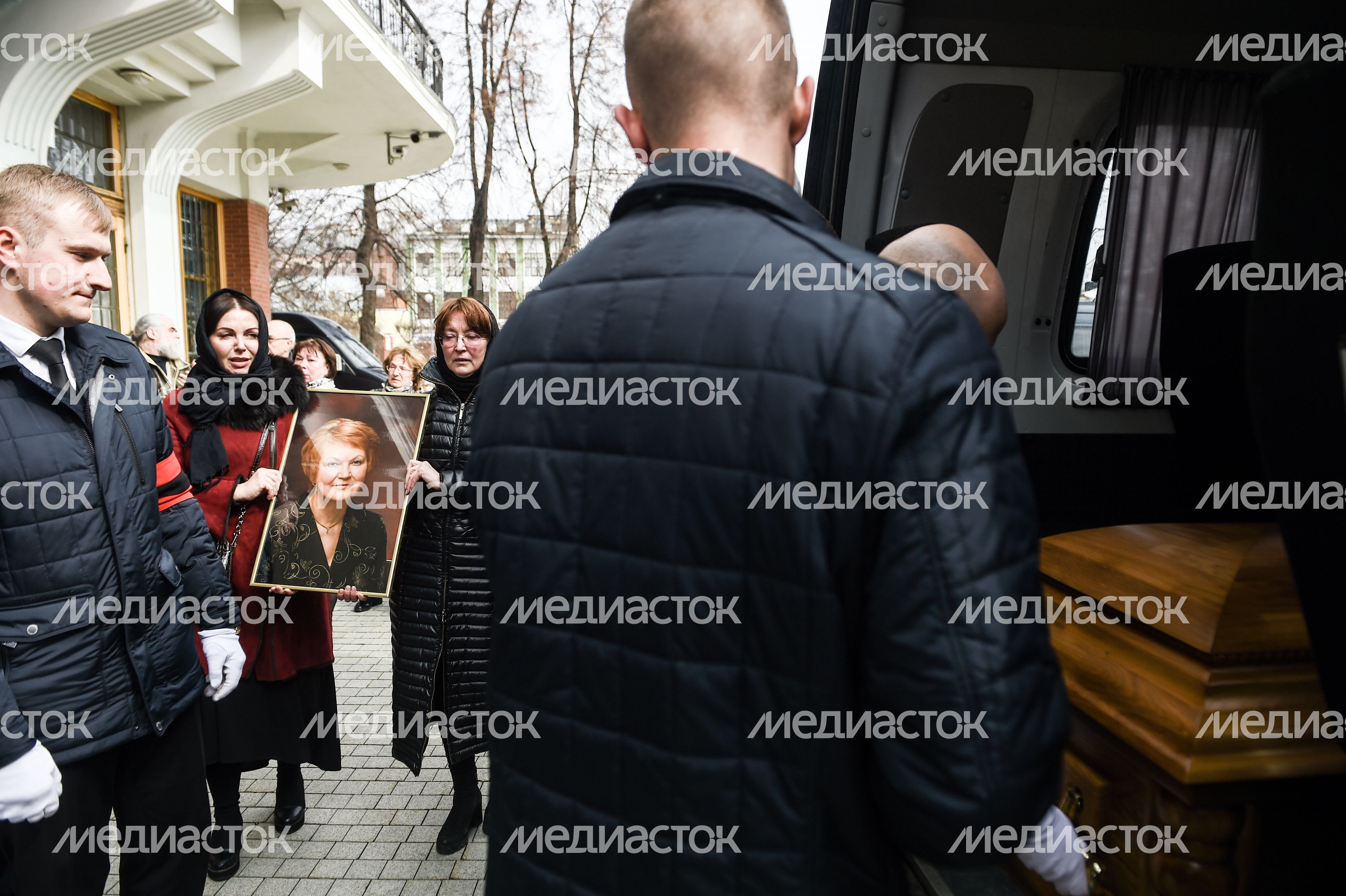 Церемония прощания с народной артисткой РФ Натальей Попович Церемония прощания с народной артисткой РФ Натальей Попович