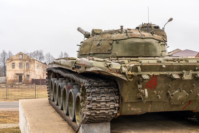 Памятник военной технике в п. Колюбакино Рузского округа