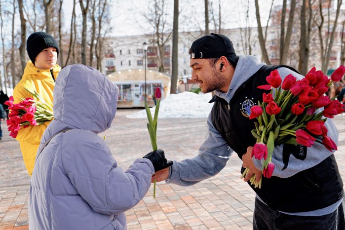 Фестиваль «Весна, цветы и комплименты» к празднику 8 Марта в парке имени В. Талалихина в Подольске
