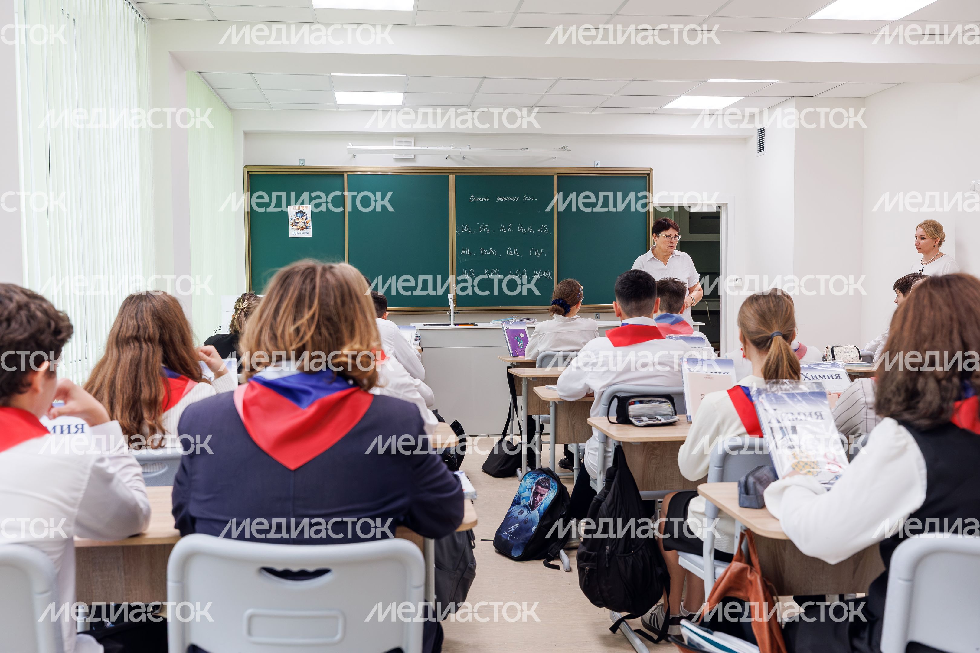 Урок химии в средней школе №13 в Королеве после капитального ремонта Урок химии в средней школе №13 в Королеве после капитального ремонта