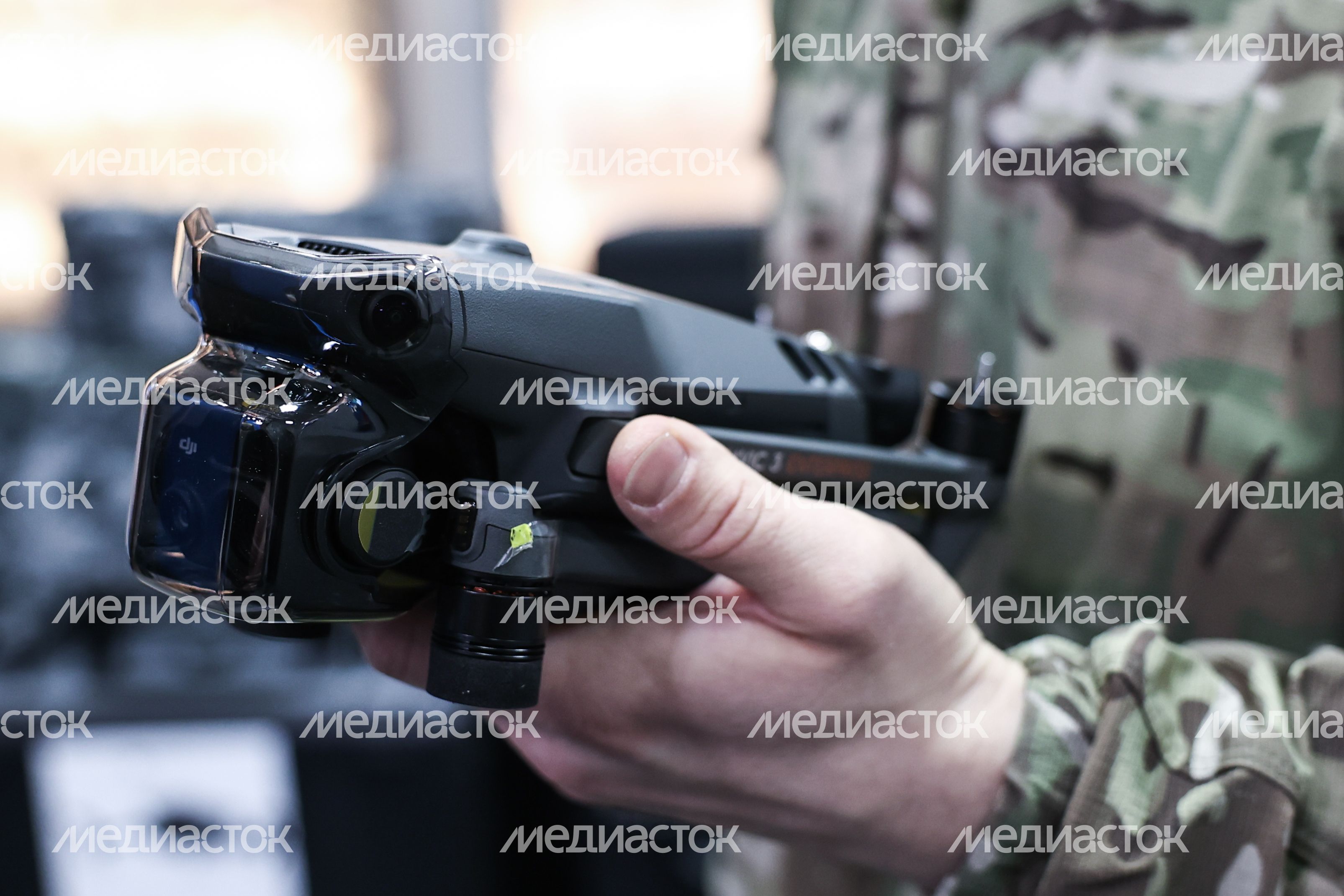Команда губернатора Московской области передала бригаде спецназа ВДВ тепловизоры и дроны Команда губернатора Московской области передала бригаде спецназа ВДВ тепловизоры и дроны