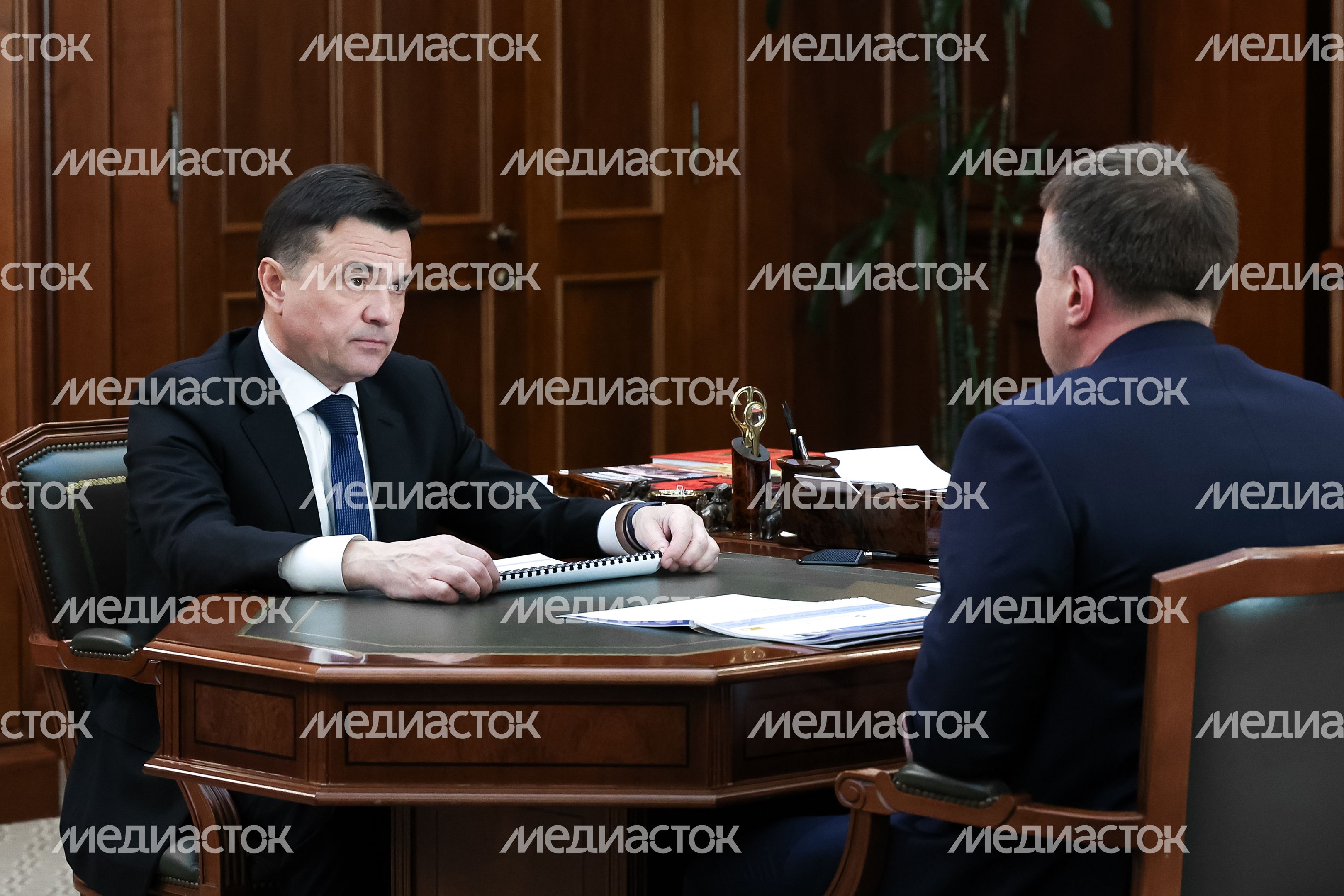 Андрей Воробьев встретился с главой Серпухова Алексеем Шимко Андрей Воробьев встретился с главой Серпухова Алексеем Шимко