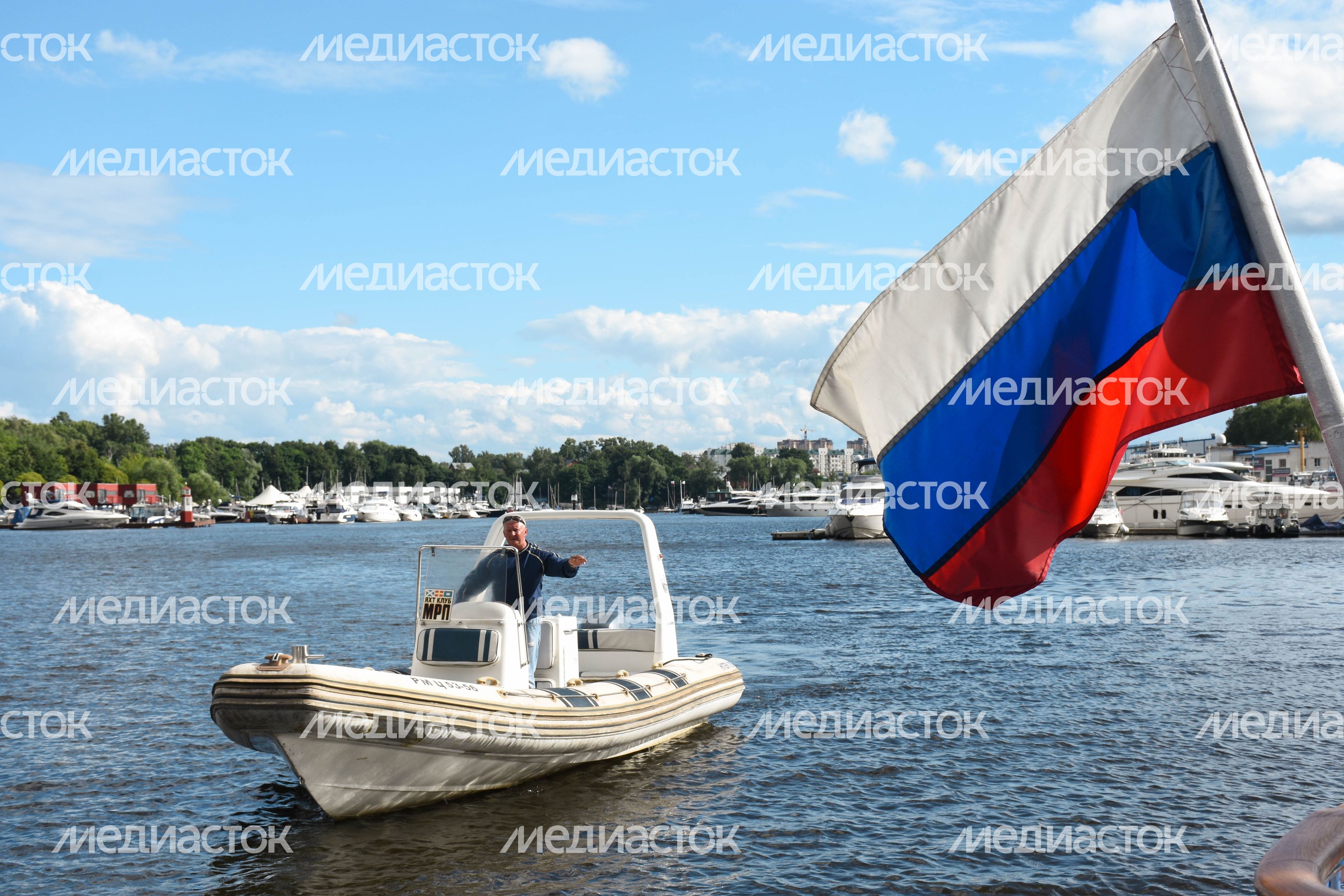 Московский международный яхтенный порт в Долгопрудном