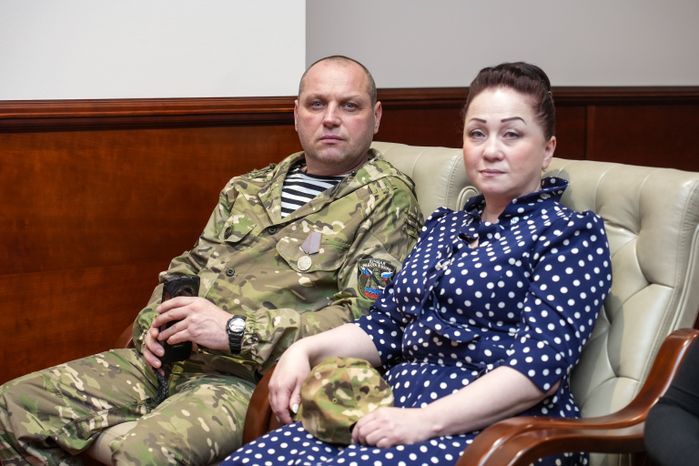 Вручение добровольцам отряда БАРС медалей "За храбрость" II степени